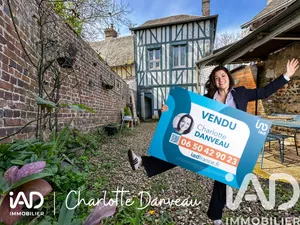 Townhouse in Beaumont-le-Roger (27170)