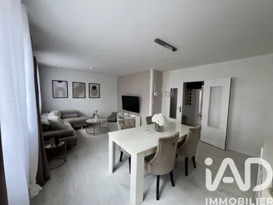 Apartment in Saint-Étienne (42100)