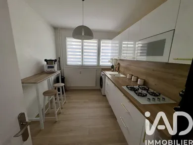 Apartment in Saint-Étienne (42100)