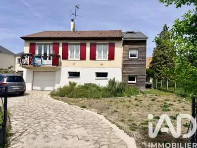 Maison à Saint-Jean-de-la-Ruelle (45140)