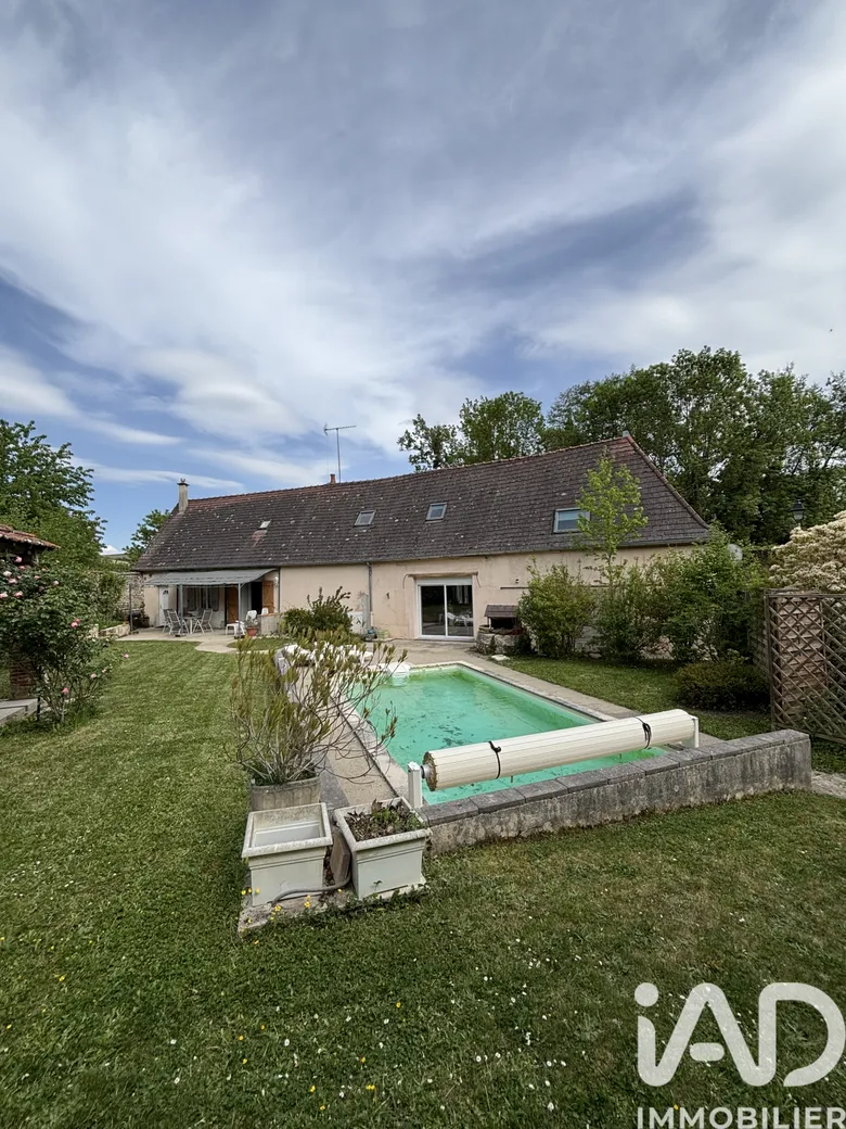 Maison 7 pièces 200 m² · à Bransat · 200 m² · 270 000 €