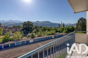 Apartment in Grenoble (38100)