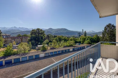 Apartment in Grenoble (38100)