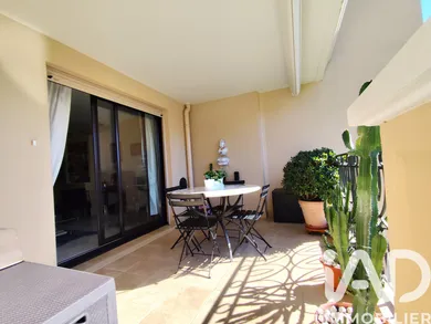Apartment in Hyères (83400)