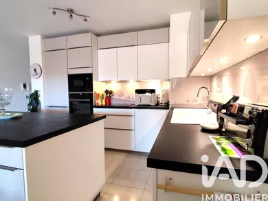 Apartment in Hyères (83400)