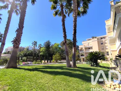 Appartement à Hyères (83400)