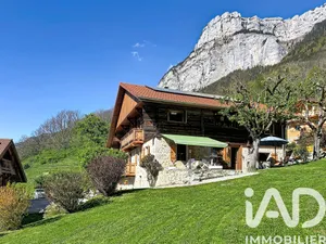 Maison traditionnelle à Glières-Val-de-Borne (74130)