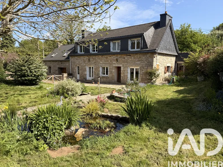 Maison 5 pièces 120 m² · à Lanvénégen · 120 m² · 218 000 €