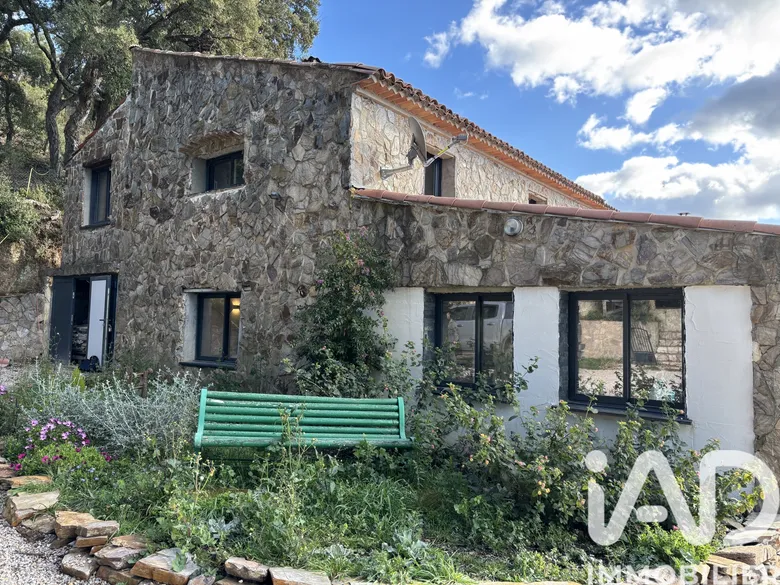 Maison 9 pièces 270 m² · à Puget-Ville · 270 m² · 470 000 €