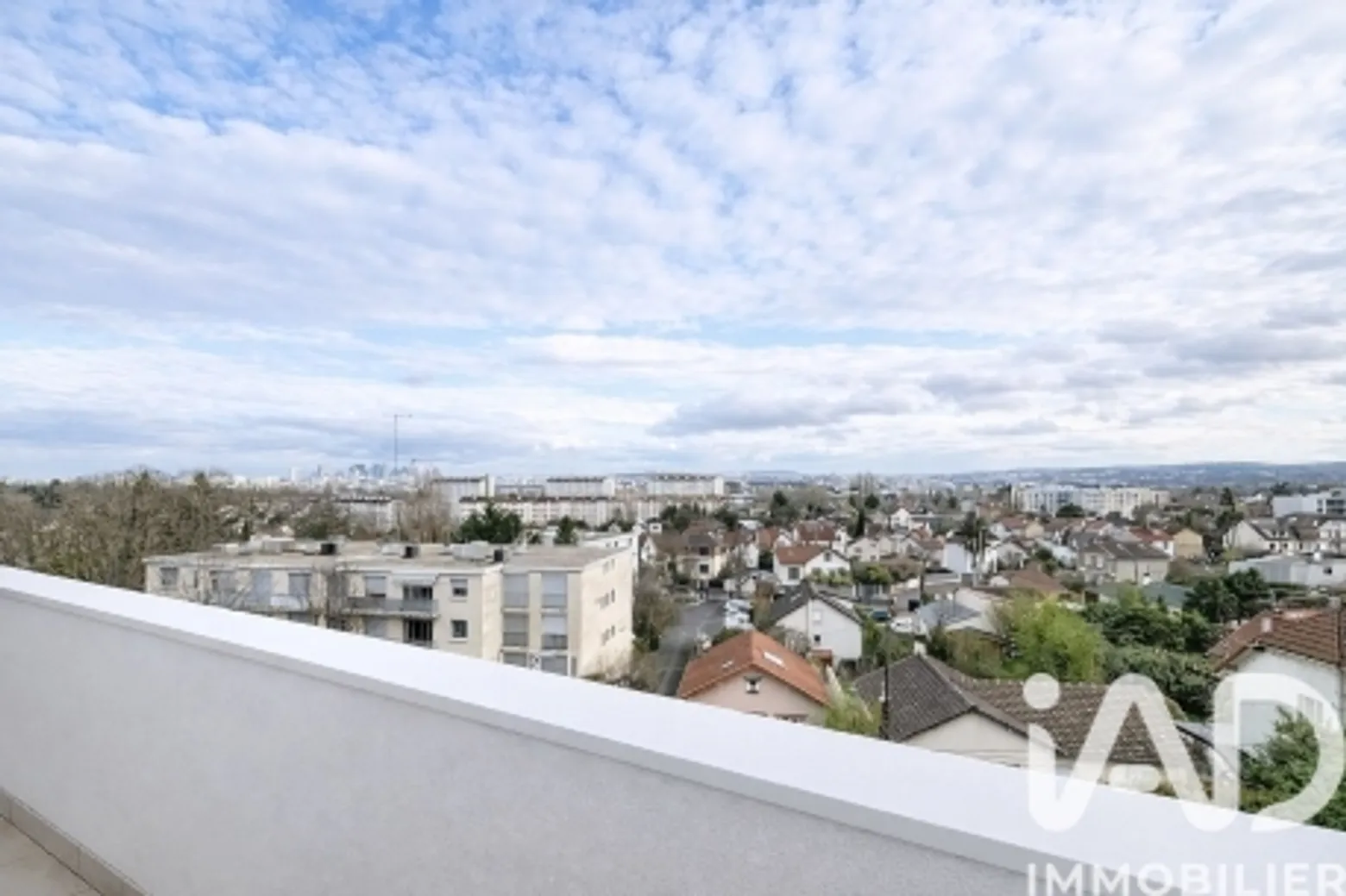 Vente appartement à Chatou (78400) : appartement 4 pièces 87 m² - 2014618 — 2