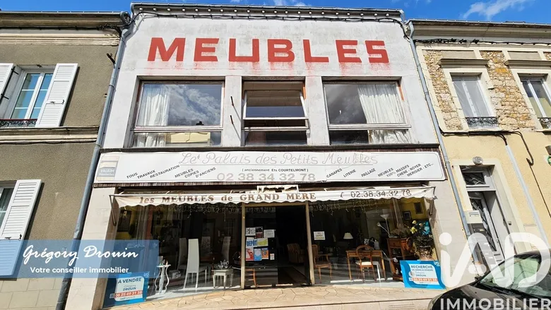 Murs commerciaux à Puiseaux (45390) · 591 m² · 237 000 €