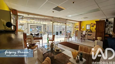 Commercial walls in Puiseaux (45390)