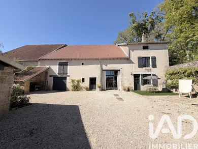 Maison à Saint-Broingt-les-Fosses (52190)