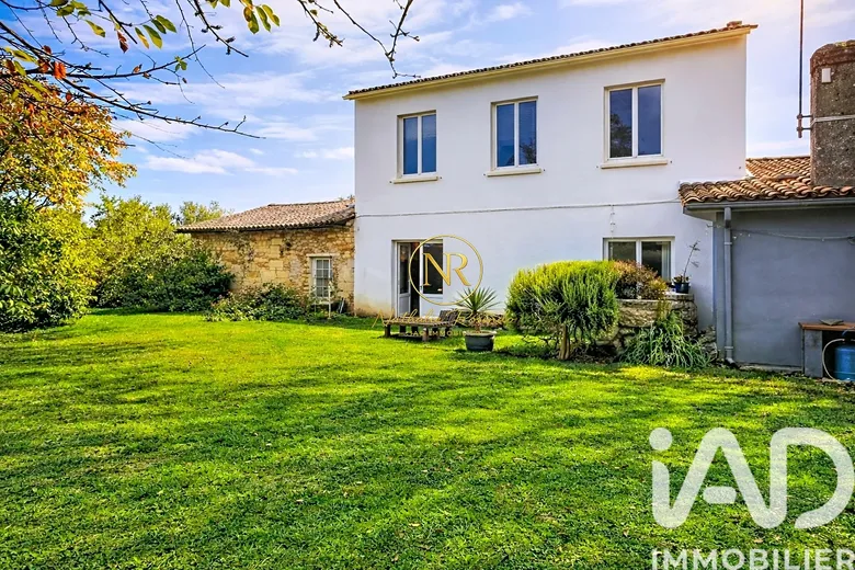 Maison 7 pièces 206 m² · à Baigneaux · 206 m² · 169 000 €