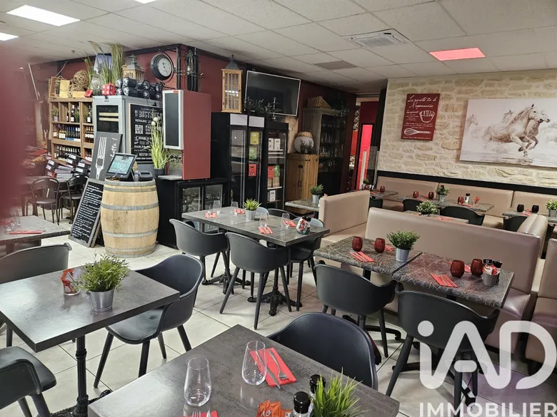 Local commercial 215 m² · à Nîmes · 214,5 m² · 198 000 €