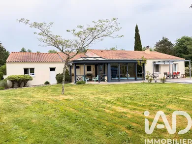 House in Grosbreuil (85440)