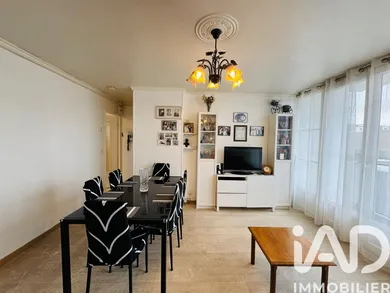 Apartment in Sainte-Geneviève-des-Bois (91700)