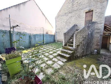 Maison de village à Saint-Père (89450)