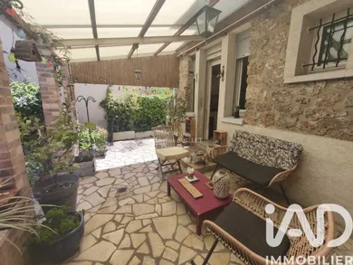 Village house in Le Mesnil-Saint-Denis (78320)