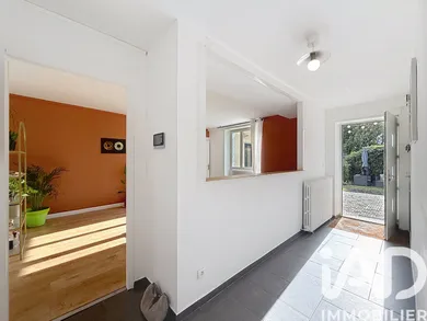 Apartment in Écully (69130)