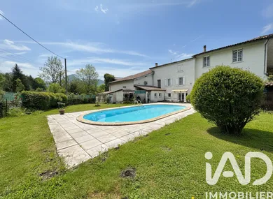 Maison traditionnelle à Fougax-et-Barrineuf (09300)