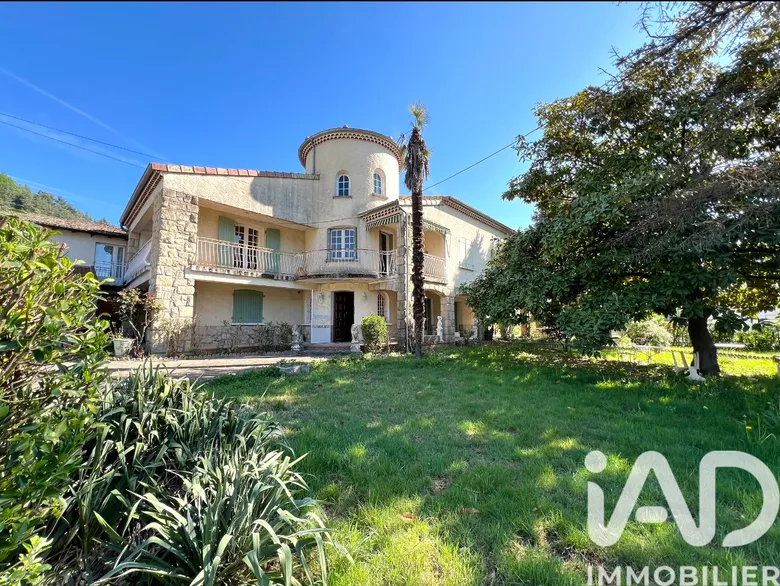 Maison 14 pièces 420 m² · à Vals-les-Bains · 420 m² · 700 000 €