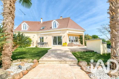 Architectural house in Maisoncelles-en-Brie, France (77580)