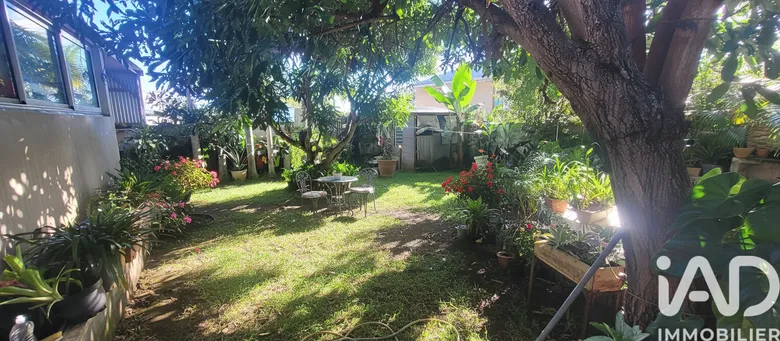 Maison 9 pièces 240 m² · à Le Tampon · 240 m² · 350 000 €