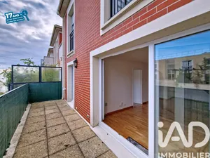 Duplex in Villeneuve-la-Garenne (92390)