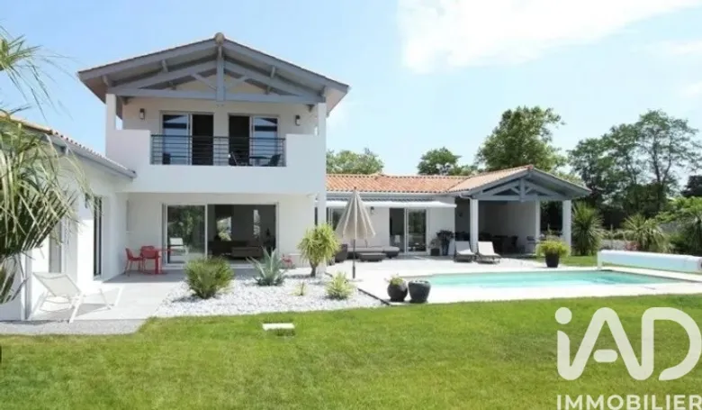 Terrain à bâtir à Arcangues (64200) · 536 000 €