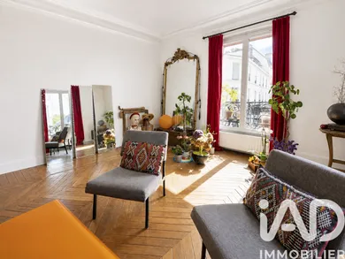Apartment in Paris (75020)