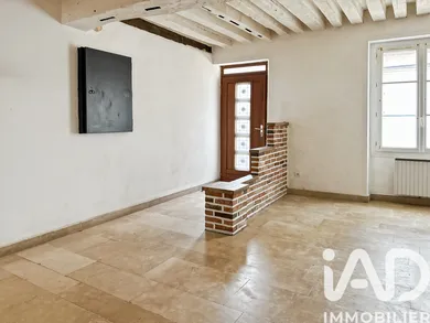 Townhouse in Villeneuve-sur-Yonne (89500)