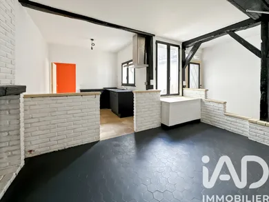 Townhouse in Villeneuve-sur-Yonne (89500)