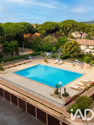 Apartment in Hyères (83400)