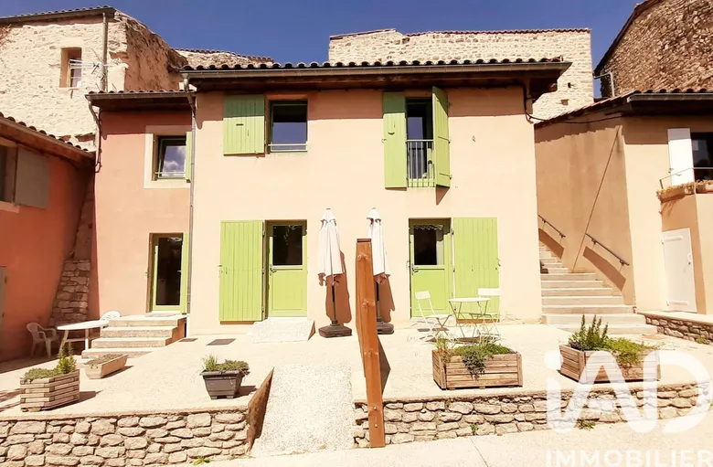 Immeuble 110 m² · à Sainte-Jalle · 110 m² · 249 000 €