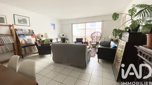 Apartment in Paris (75020)