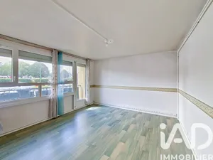 Apartment in Saint-Étienne-du-Rouvray (76800)