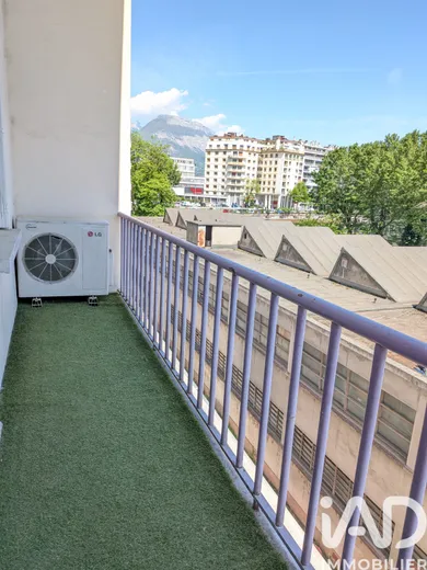 Apartment in Grenoble (38100)