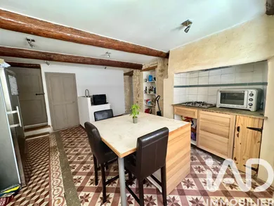 Maison de village à Estézargues (30390)