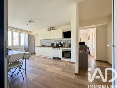Appartement à Villard-Sallet (73110)