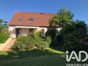 Traditional house in Penchard (77124)