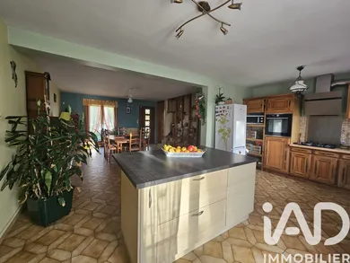 Traditional house in Penchard (77124)