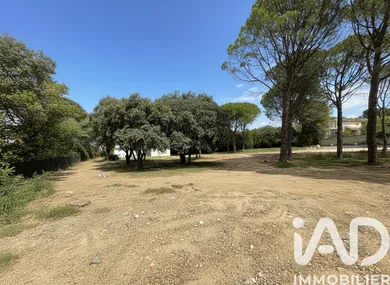 Terrain à bâtir à Tavel (30126)
