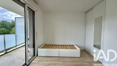 Apartment in Saint-Jean-d'Illac (33127)