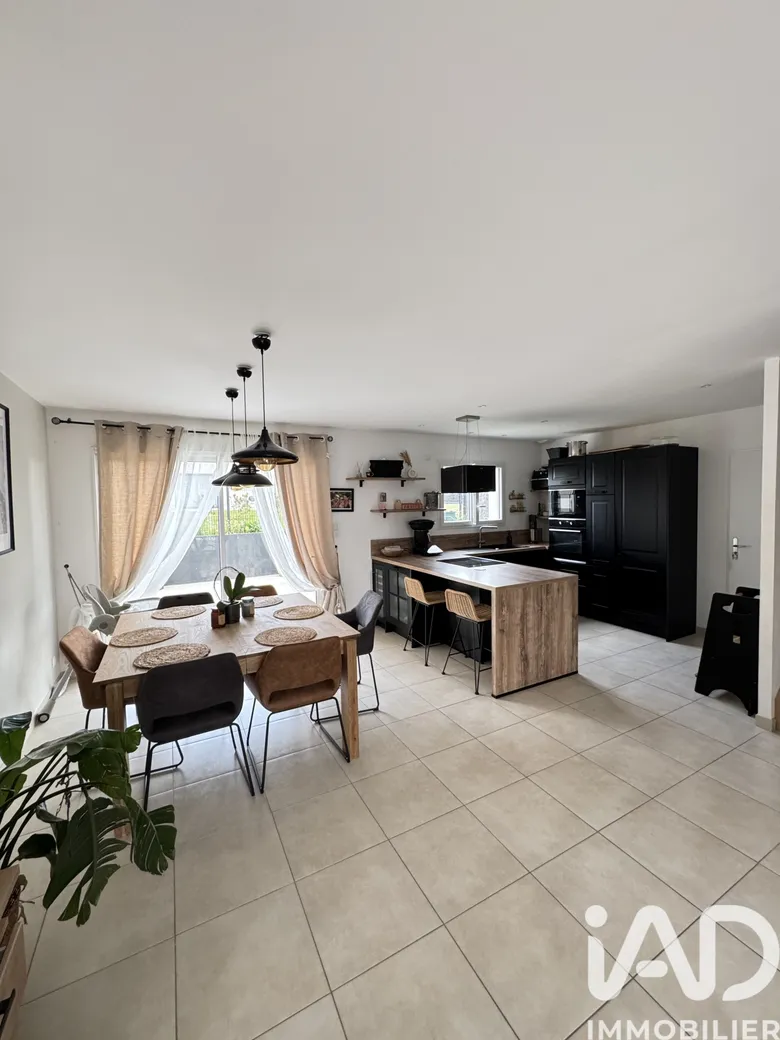 Maison 4 pièces 97 m² · à Brécé · 97 m² · 328 000 €
