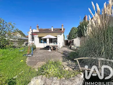 Maison d'architecte à Brie-Comte-Robert (77170)
