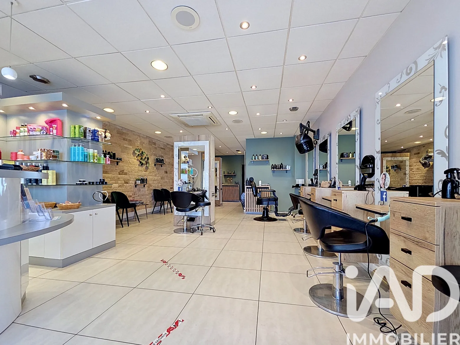 Vente esthétique, coiffure​ 80 m² à Frangy (74270) — 2