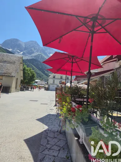 Commercial walls in Gavarnie (65120)
