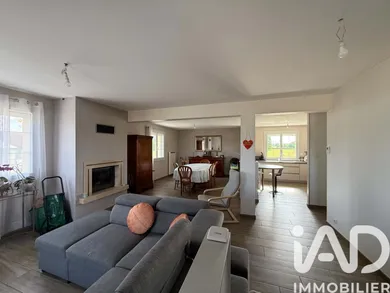 House in Saint-Ennemond (03400)