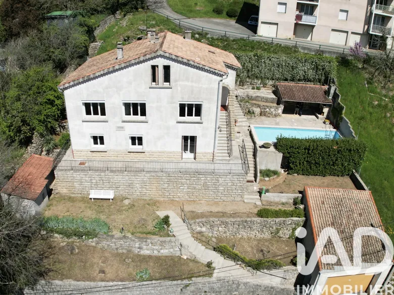 Maison 8 pièces 205 m² · à Aubenas · 205 m² · 198 000 €